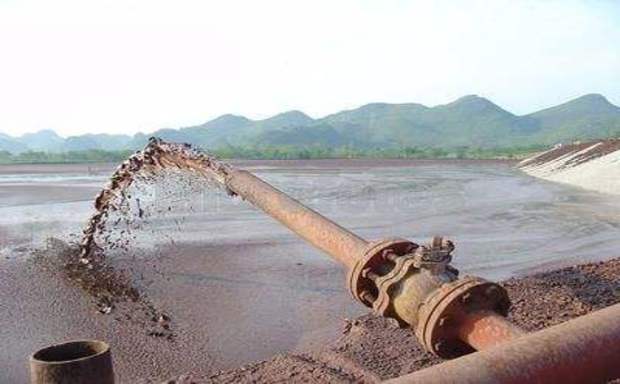 КРАСНАЯ ГРЯЗЬ