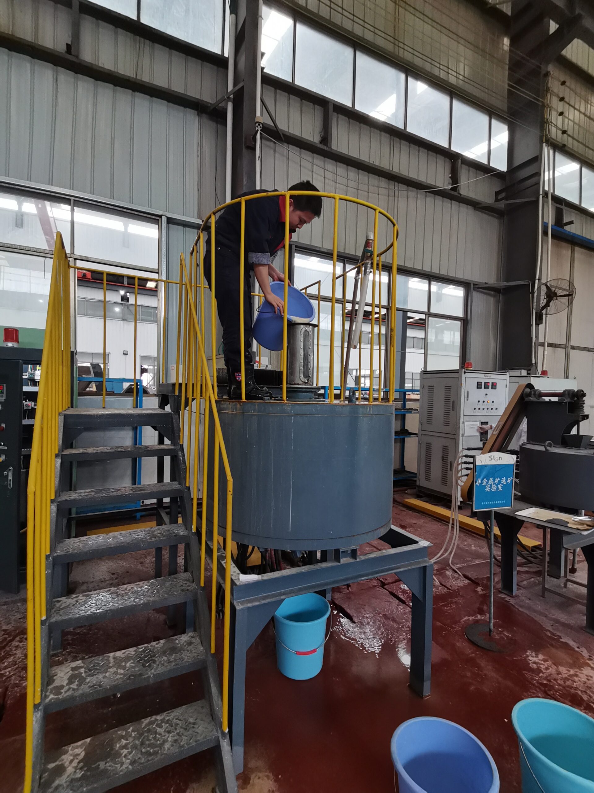 Лабораторный магнитный фильтр высокой экстракции HEMF Лабораторный магнитный фильтр высокой экстракции HEMF